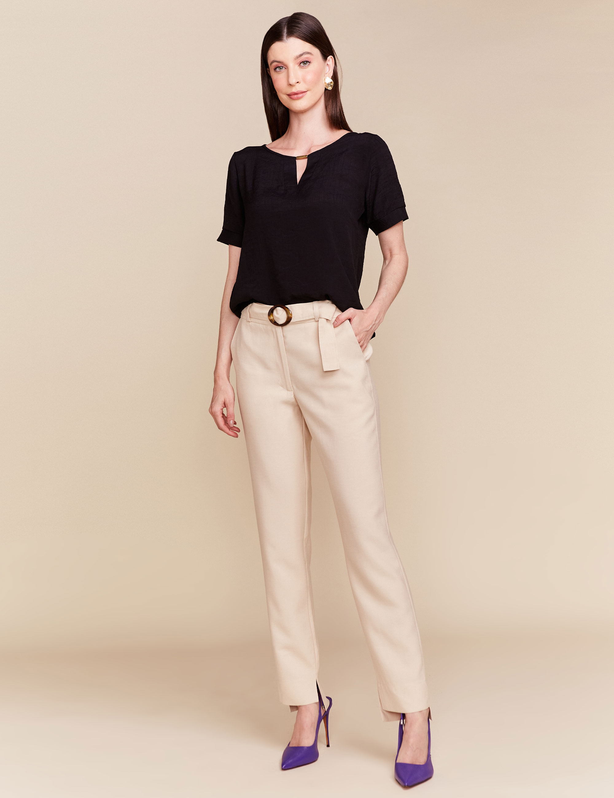 Blusa-Decote-Geometrico-Preta---2