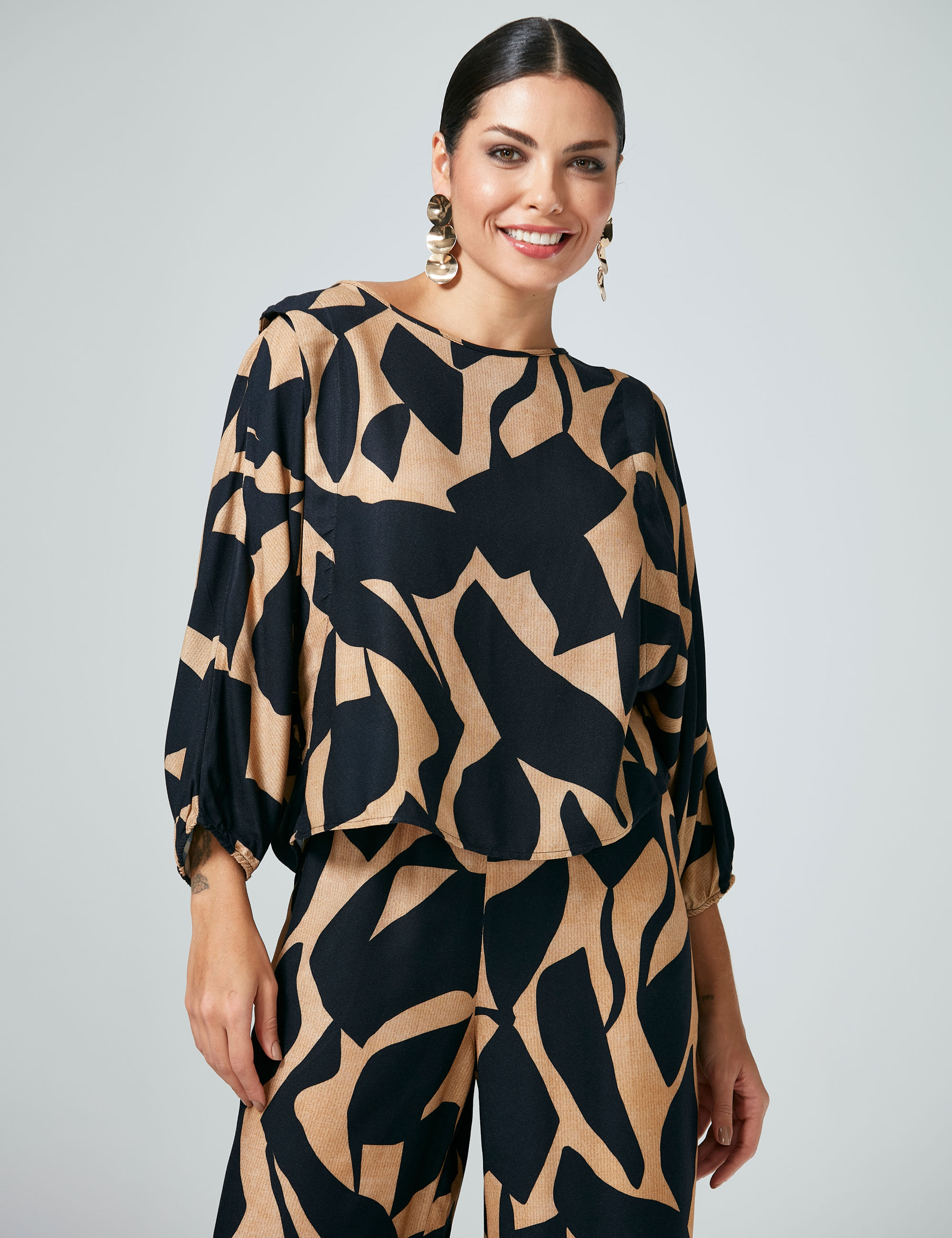 Blusa-Morcego-Emma-Preta---3