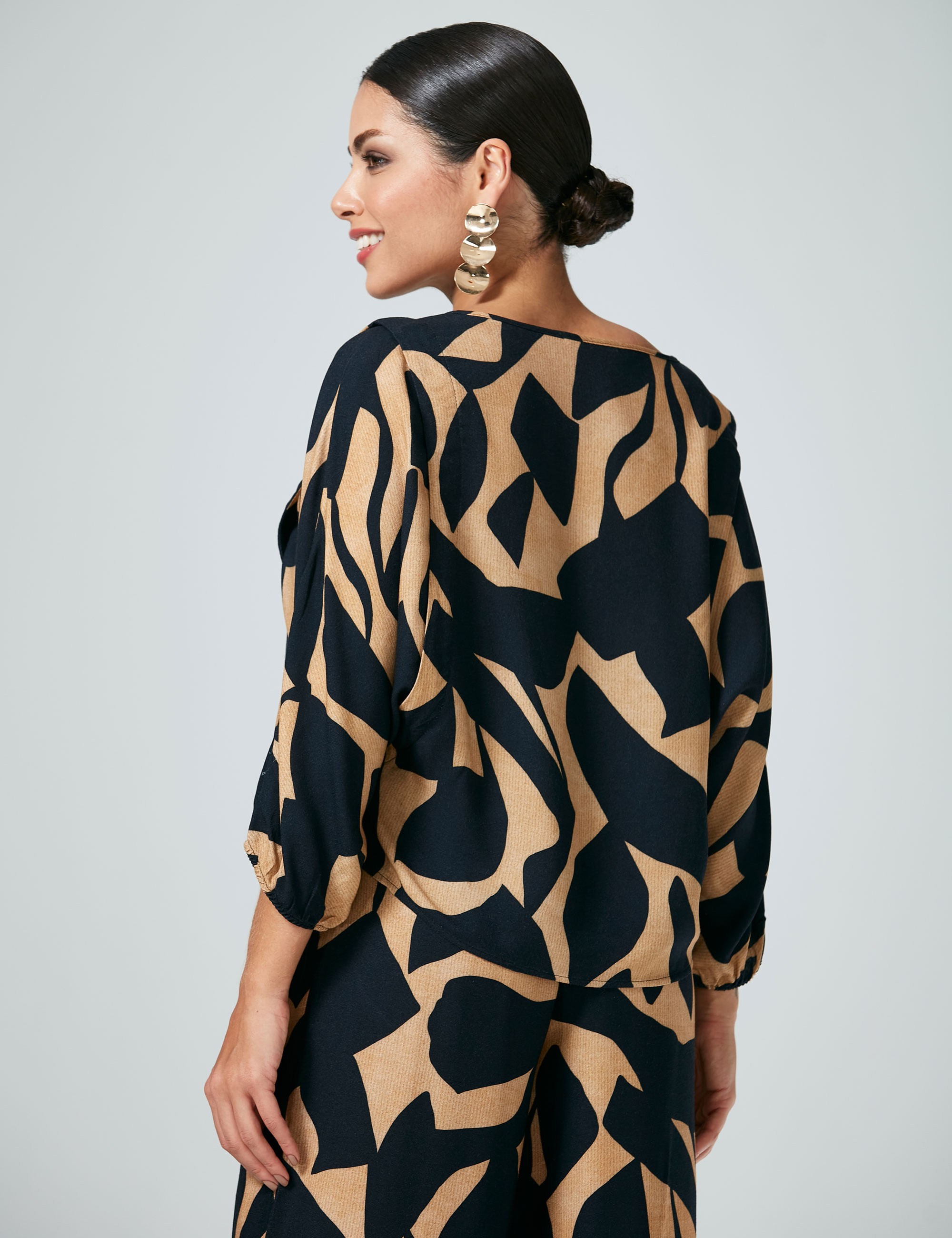 Blusa-Morcego-Emma-Preta---4