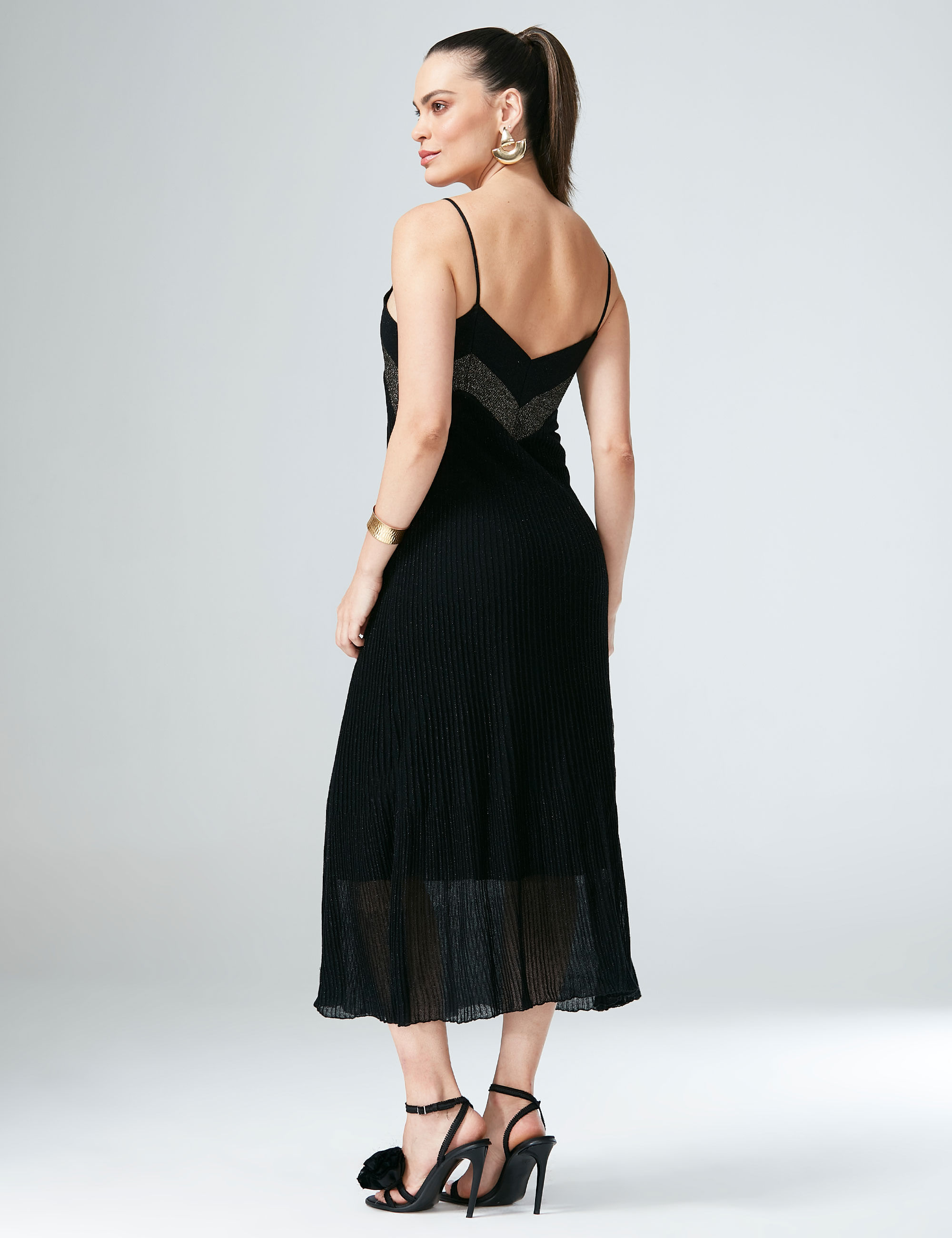 Vestido-Mini-Plissado-Preto---4