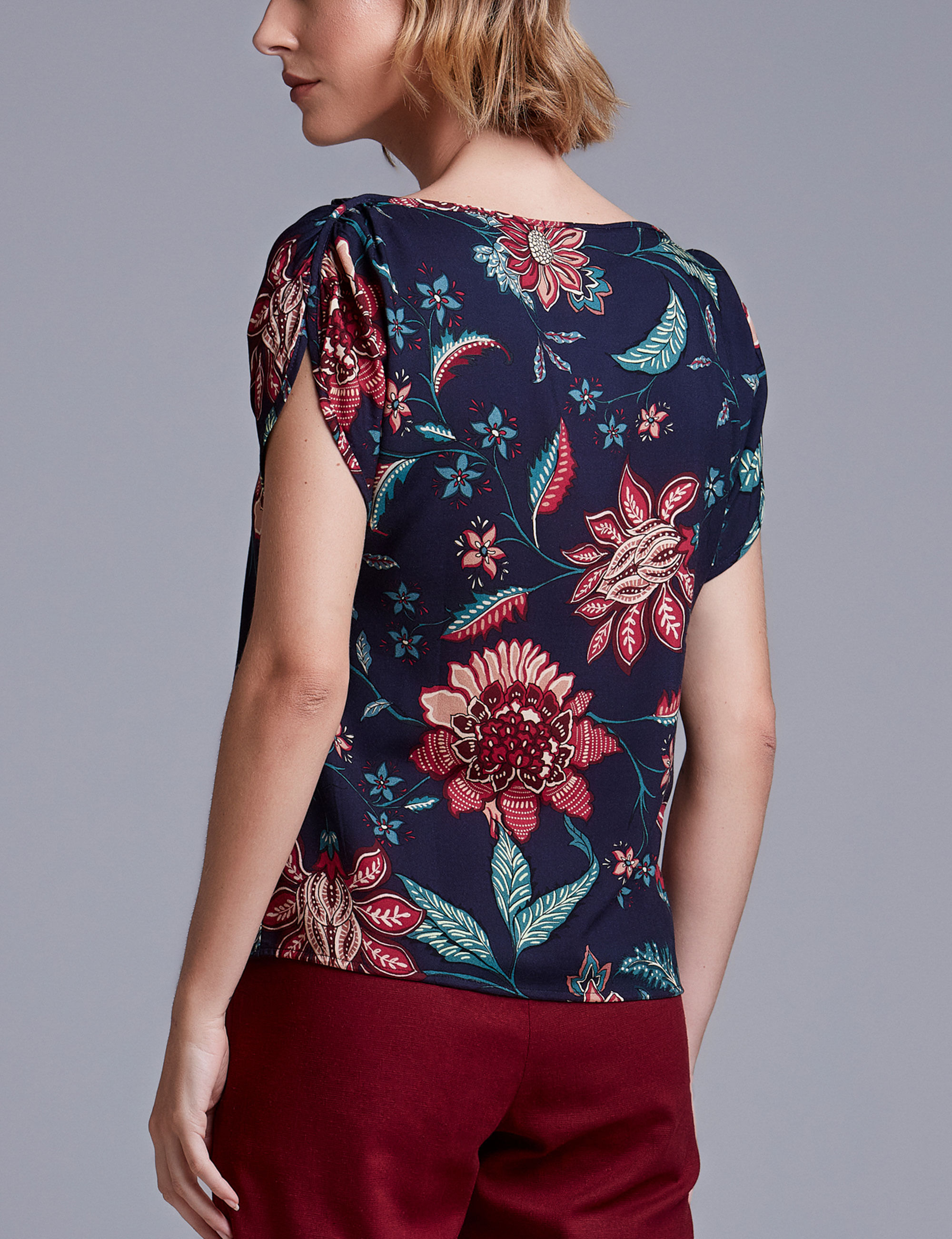 Blusa-Decote-V-Gueixa-Marinho---3
