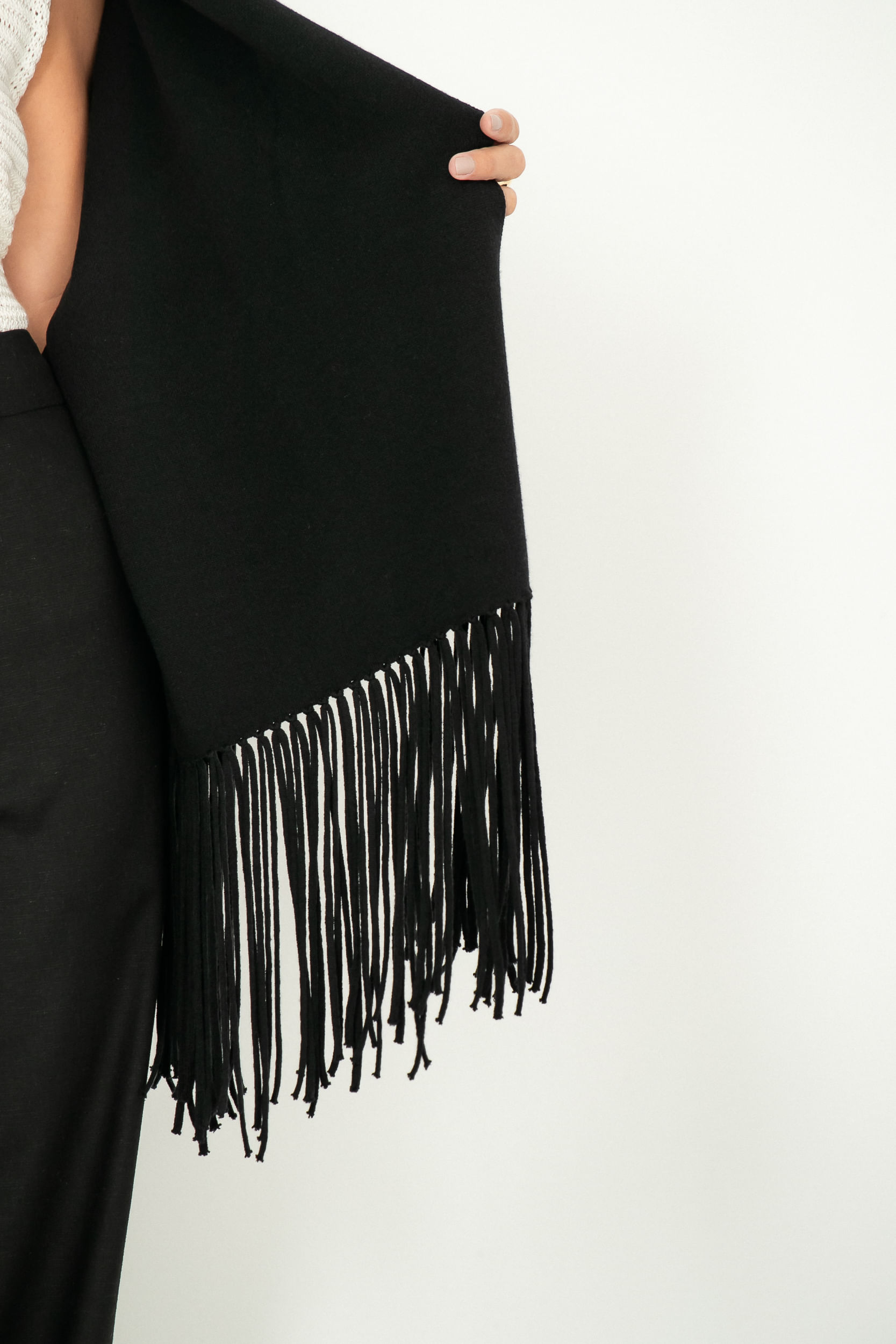 Capa-Tricot-Essence-Preto