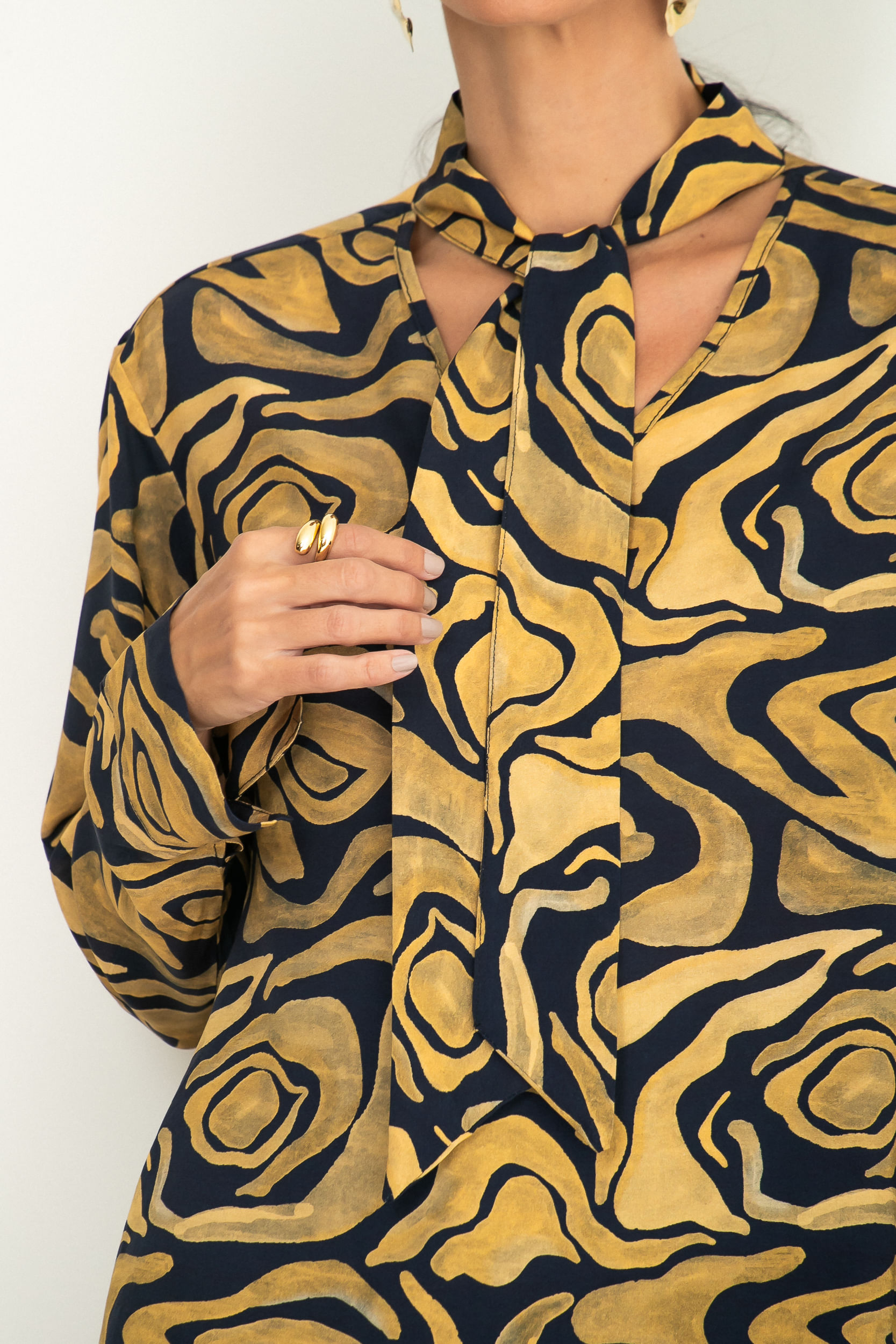 -Blusa-Echarpe-Quartzo-Marinho