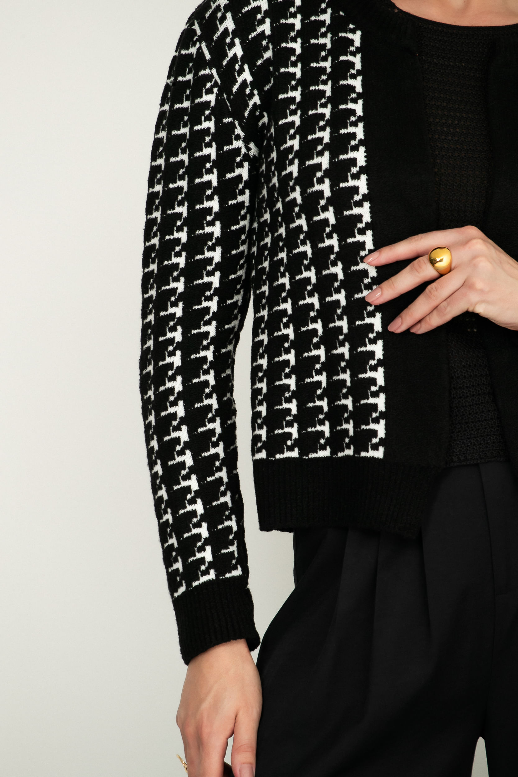 Casaqueto-Tricot-Gabrielle-Preto